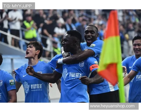 足球蓝色衣服的魅力与风格解析以及如何搭配打造完美运动形象